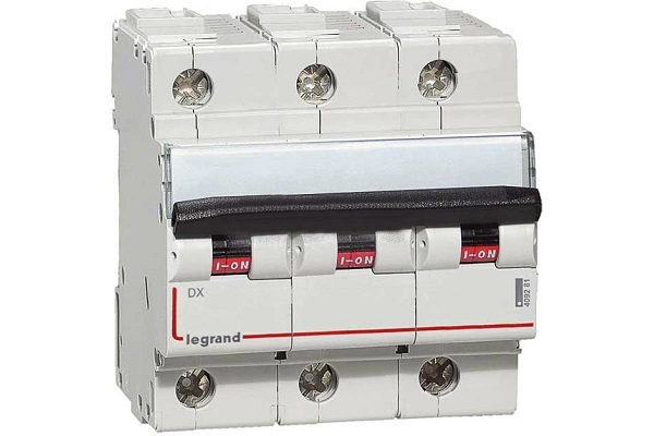 Выключатель автоматический модульный 3п C 80А 16кА DX3 10000 4.5мод. 400В Legrand