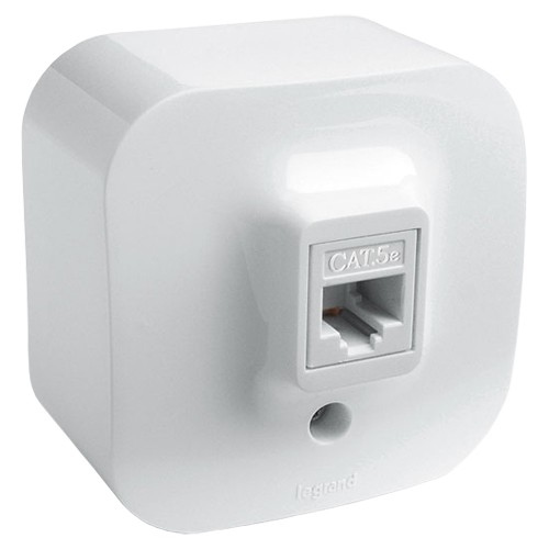 *Розетка информационная одноместная Кат.5е RJ45 UTP открытой установки белый Legrand QUTEO